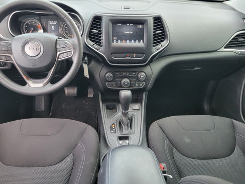 Used 2021 Jeep Cherokee Latitude FWD image 13