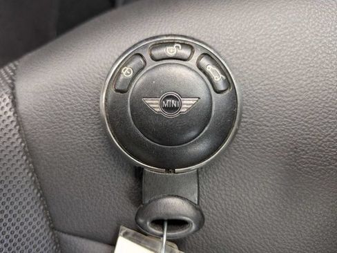 Used 2013 MINI Cooper Clubman FWD image 32