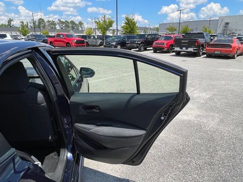 Used 2022 Toyota Corolla LE FWD image 44