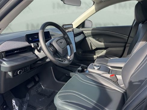 Used 2023 Ford Mustang Mach-E Premium image 9