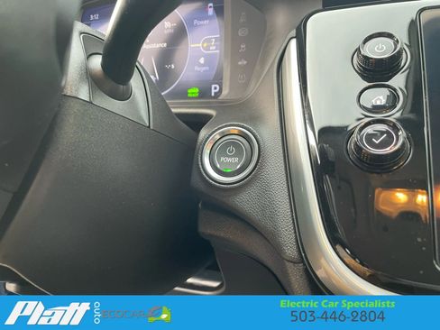 Used 2023 Chevrolet Bolt EUV LT image 31