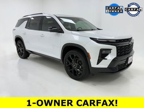 Used 2025 Chevrolet Traverse RS w/ LPO, Floor Liner Package FWD image 1