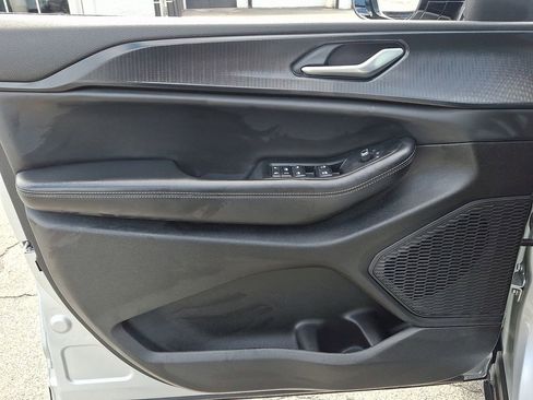 Used 2024 Jeep Grand Cherokee Altitude image 14