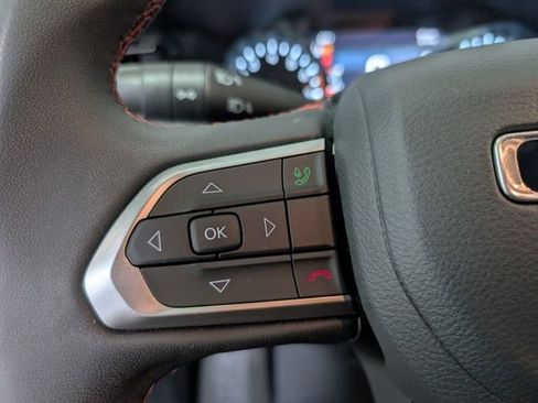 Used 2025 Jeep Compass Trailhawk AWD/4WD image 18