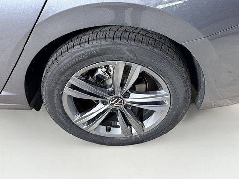 Used 2024 Volkswagen Jetta SE FWD image 36