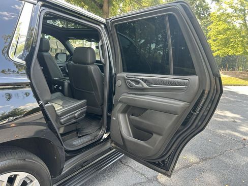 Used 2022 GMC Yukon Denali w/ Denali Premium Package AWD/4WD image 26