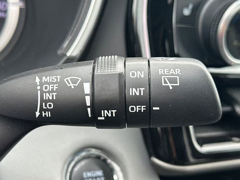 Used 2023 Toyota Highlander XLE image 39