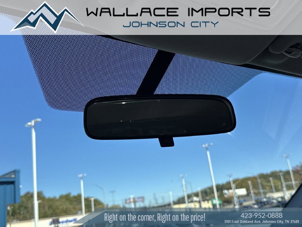 Used 2015 Toyota RAV4 LE AWD/4WD image 16