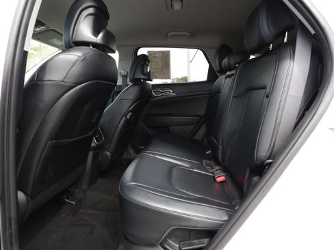 Used 2023 Kia Sportage EX AWD/4WD image 15