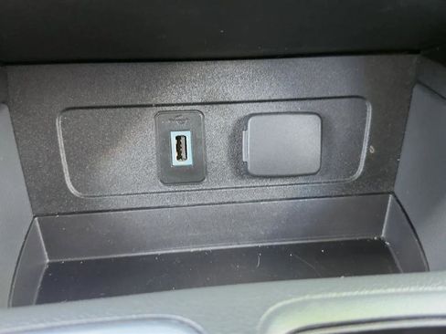 Used 2017 Ford Escape Titanium FWD image 14