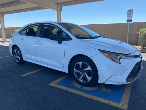 Used 2020 Toyota Corolla LE w/ Carpet Mat Package (TMS) FWD image 4