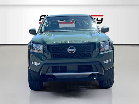 Used 2024 Nissan Frontier SV w/ SV Convenience Package AWD/4WD image 2