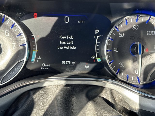 Used 2025 Chrysler Pacifica Limited FWD image 12