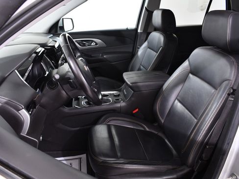 Used 2021 Chevrolet Traverse LT w/ LT Premium Package image 6