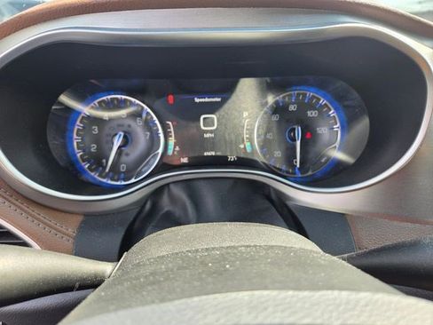 Used 2021 Chrysler Pacifica Limited w/ Premium & Safety Sphere Group image 4