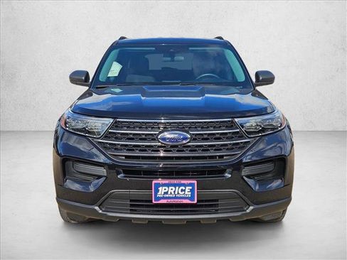 Used 2023 Ford Explorer XLT RWD image 2