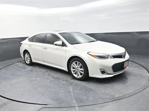 Used 2013 Toyota Avalon XLE Premium image 9