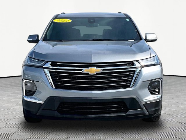 Used 2023 Chevrolet Traverse LT AWD/4WD image 2