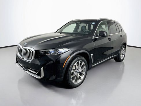 Used 2026 BMW X5 xDrive40i w/ Premium Package AWD/4WD image 2