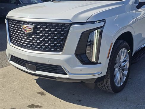 New 2026 Cadillac Escalade 2WD w/ LPO, Floor Liner Package image 10