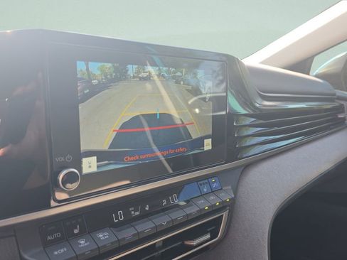 Used 2025 Toyota Camry LE w/ Convenience Package image 17