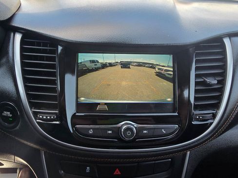 Used 2019 Chevrolet Trax LT FWD image 9
