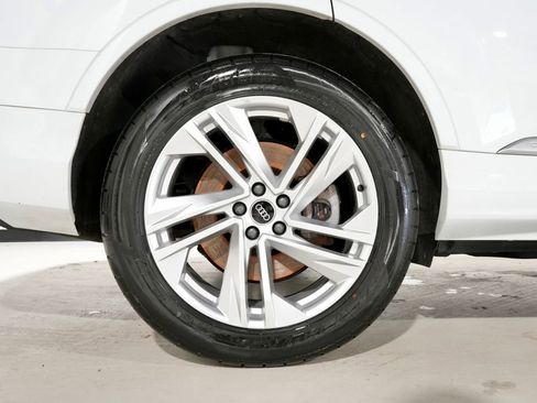 Used 2021 Audi Q7 3.0T Premium w/ Convenience Package image 38