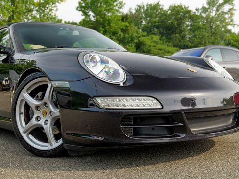 Used 2006 Porsche 911 Carrera RWD image 2
