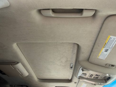 Used 2016 Cadillac Escalade Platinum image 34