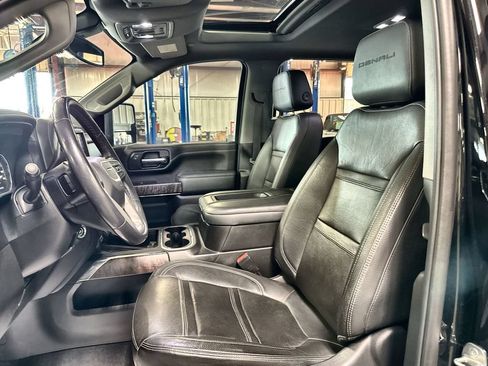 Used 2022 GMC Sierra 3500 Denali AWD/4WD image 12