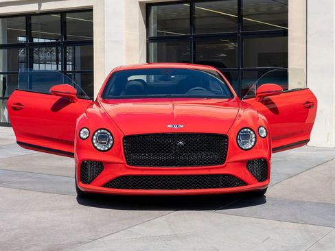 Used 2024 Bentley Continental GT image 9