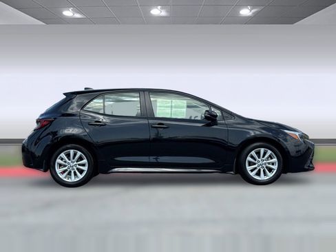 Used 2025 Toyota Corolla SE w/ SE Package FWD image 8