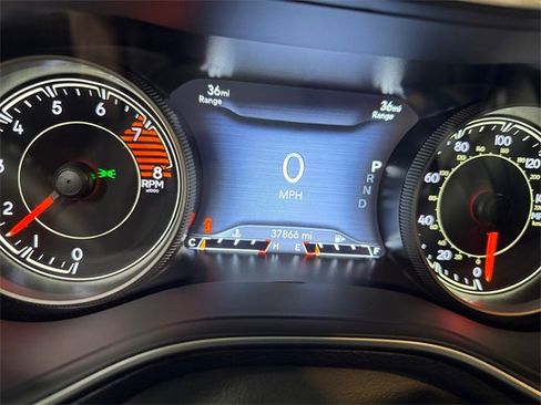 Used 2021 Jeep Cherokee Limited image 2