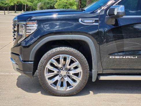 Used 2022 GMC Sierra 1500 Denali w/ Denali Reserve Package AWD/4WD image 8