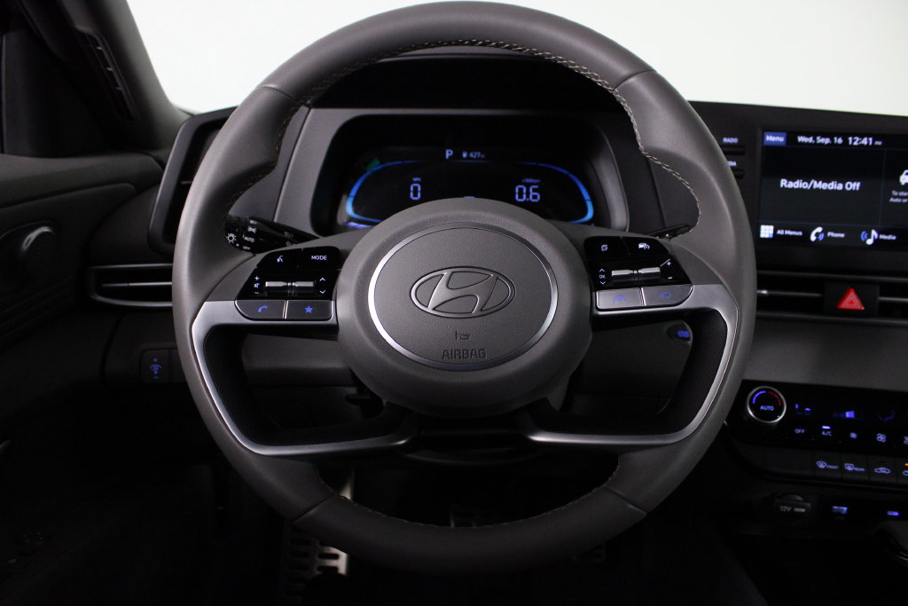 Certified 2026 Hyundai Elantra Sport FWD image 25