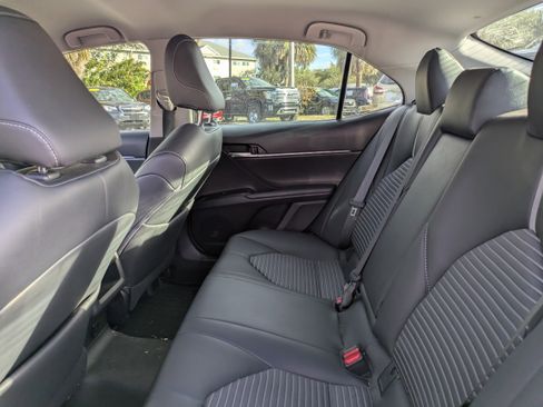 Used 2019 Toyota Camry LE image 13