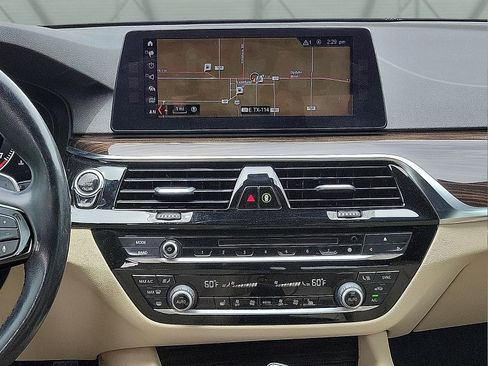 Used 2018 BMW 530i xDrive AWD/4WD image 10