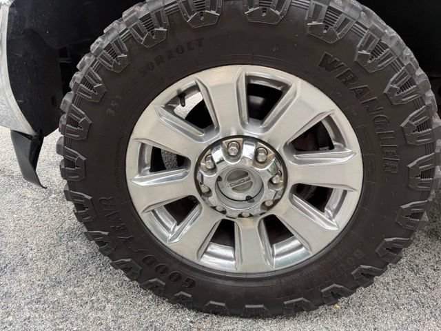 Used 2018 Ford F250 Lariat w/ Lariat Ultimate Package AWD/4WD image 11