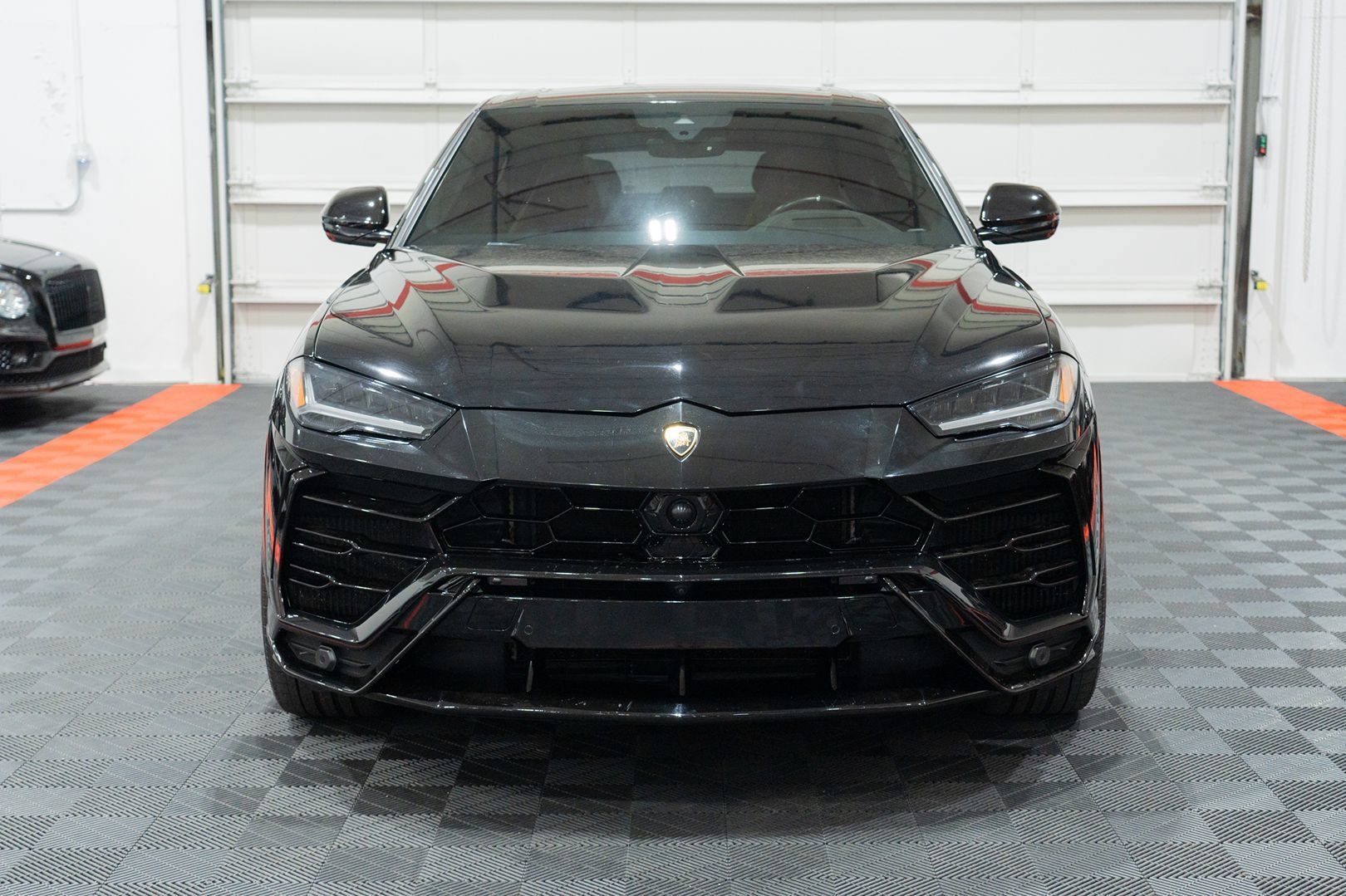 Used 2021 Lamborghini Urus AWD/4WD image 2