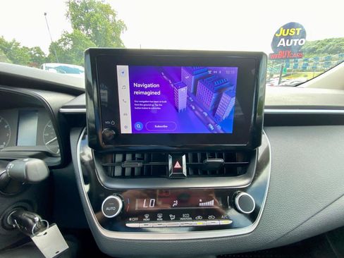Used 2024 Toyota Corolla LE FWD image 18