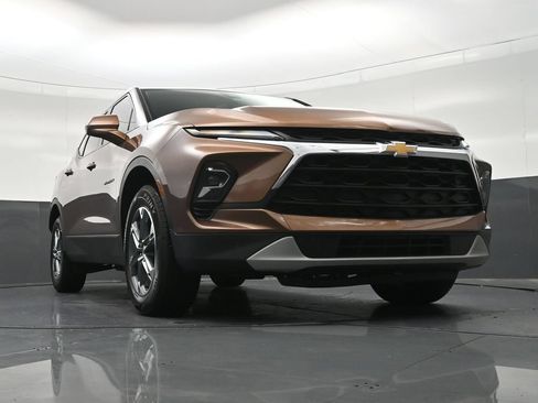 Used 2024 Chevrolet Blazer LT FWD image 29