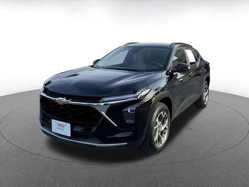 Used 2025 Chevrolet Trax LT image 7