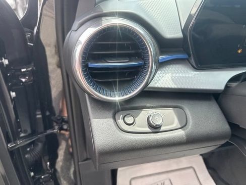 New 2026 Chevrolet Trax LT w/ Midnight Edition FWD image 18