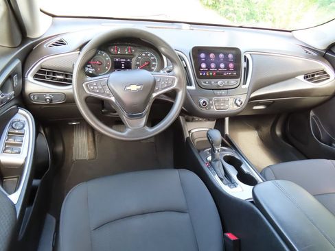 Used 2024 Chevrolet Malibu LT FWD image 4