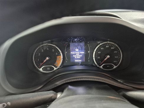 Used 2019 Jeep Renegade Altitude w/ Quick Order Package 2XM FWD image 4