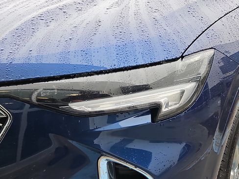 Certified 2022 Buick Envision Avenir w/ Technology Package II image 4