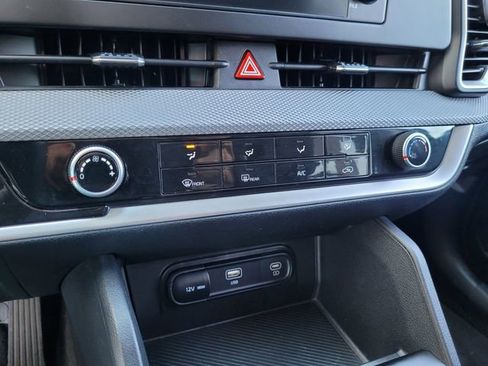 Certified 2025 Kia Sportage LX FWD image 21