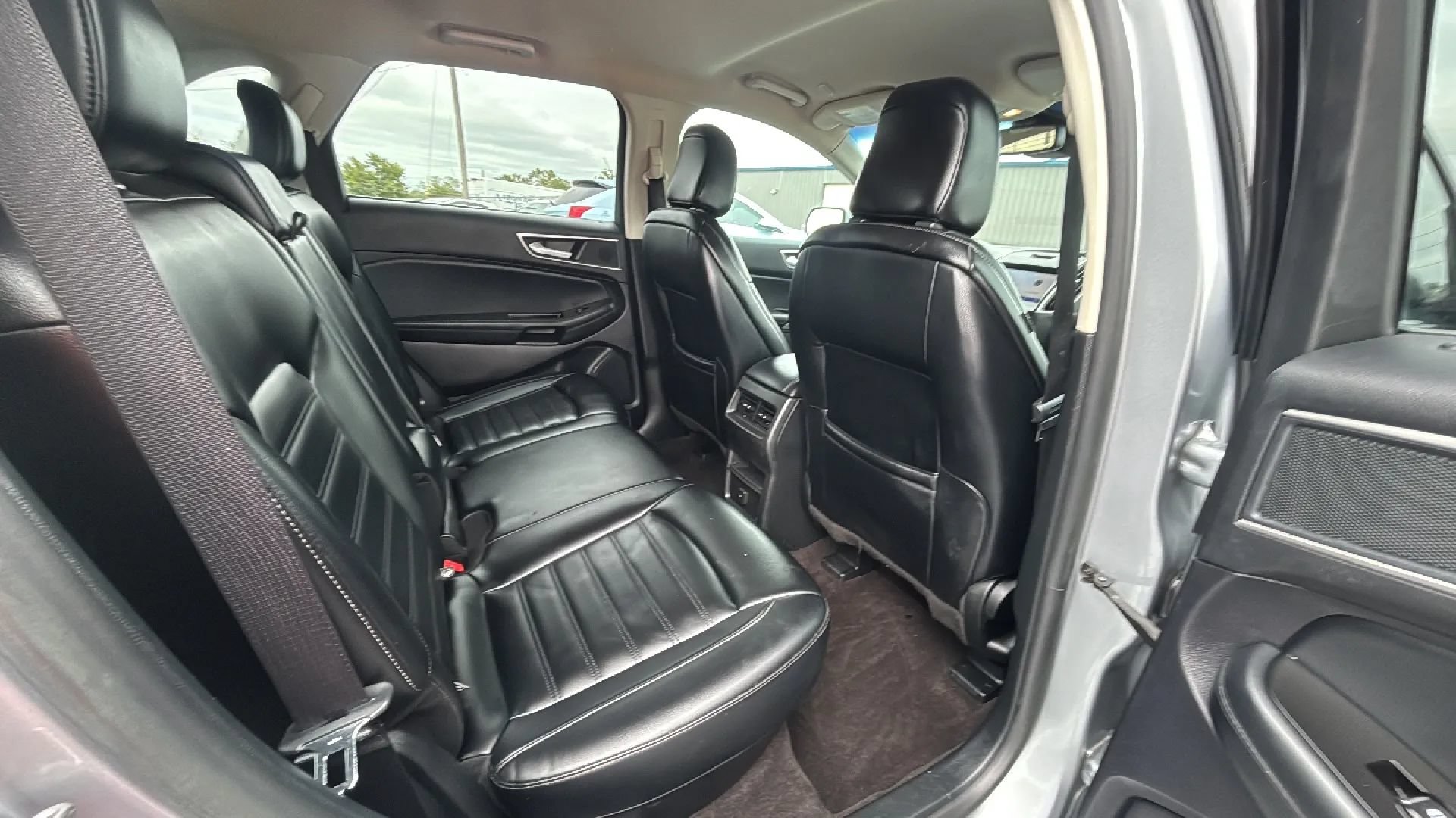 Used 2020 Ford Edge SEL FWD image 29