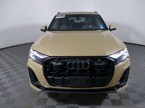 Certified 2025 Audi Q7 2.0T Premium Plus image 8