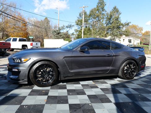 Used 2020 Ford Mustang Shelby GT350 w/ Technology Package image 9